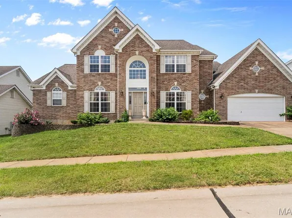 5136 Delcastle Dr, Florissant, MO 63034