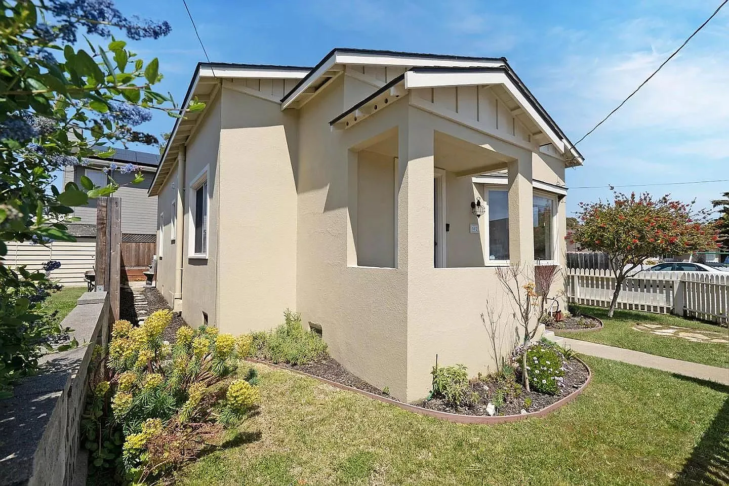 2 bed, 1.5 bath, 955 sqft, $4,500 — Photo 2