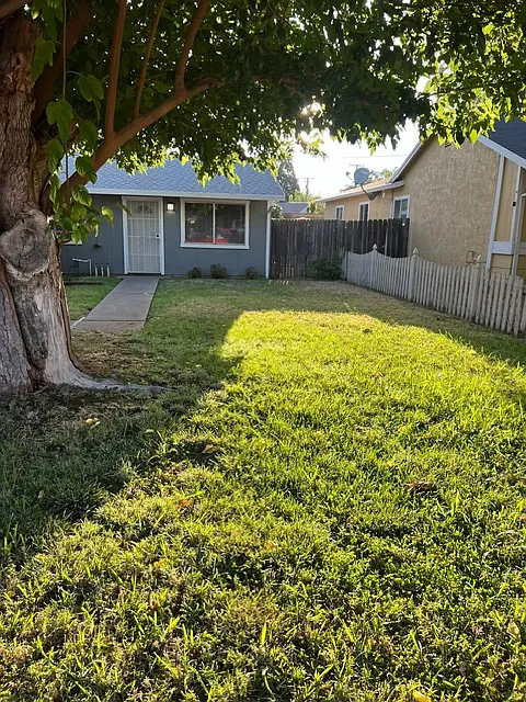 3 bed, 1050 sqft, $2,250 — Photo 1