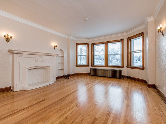 2nd image of 5336 W Drummond Pl #2