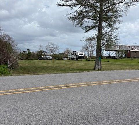 3rd image of 1505 Delacroix Hwy