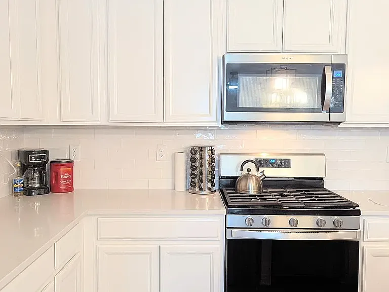 387 Courtfield Way — Photo 1