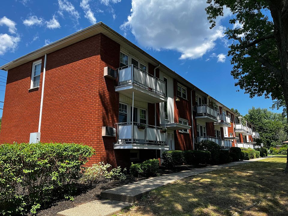 2nd image of 249 N Middletown Rd APT 3C