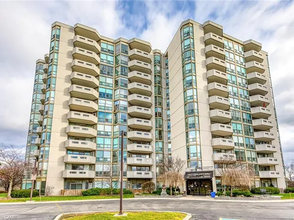 5080 Pinedale Ave #902, Burlington, ON L7L 5V7