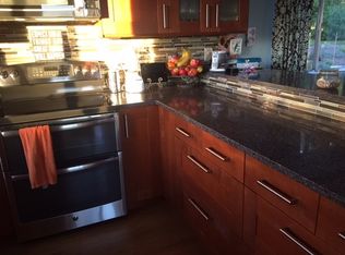 960 Wave Ave, Moss Beach, CA 94038