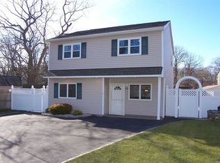 20 Malverne Rd, Sound Beach, NY 11789