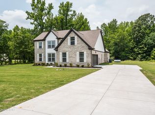 185 Centerline Roper Loop, Byhalia, MS 38611