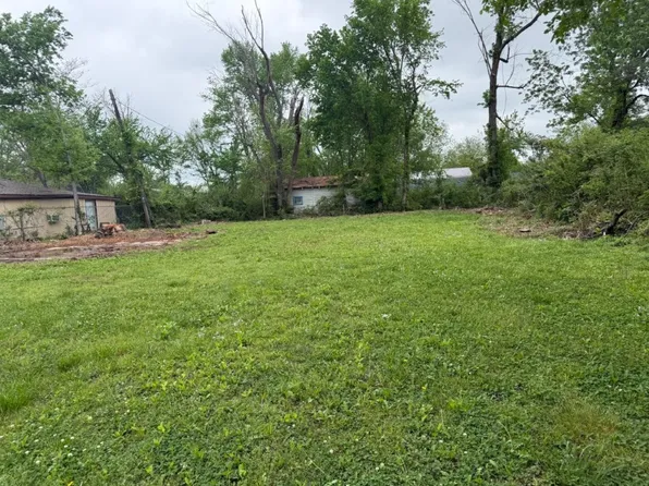 303 E Easy St, Rogers, AR 72756