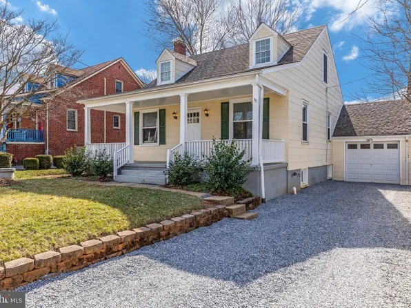 56 E Broad Way, Lovettsville, VA 20180