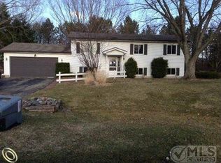 465 Fonro Dr, Brighton, MI
