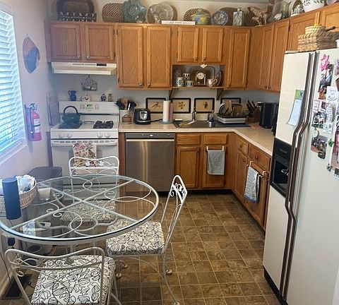 5th image of 8 Alana Dr #8