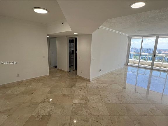 5th image of 21205 Yacht Club Dr APT 3204