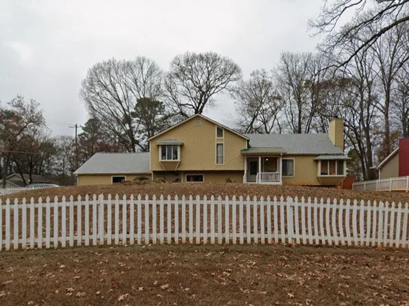 251 Marquis Ct, Lilburn, GA 30047