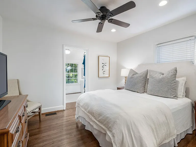 2319 English Village Ln — Photo 16
