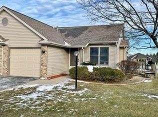 1907 Creekside Ct, Valparaiso, IN 46383