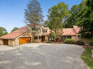 62 Twin Brooks Trl, Chester, NJ 07930