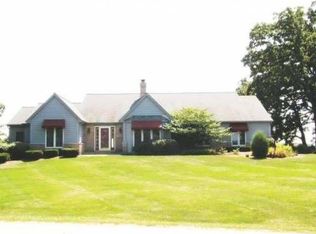 40W209 Russell Rd, Elgin, IL 60124