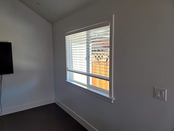 4th image of 15105 Union Ave #1