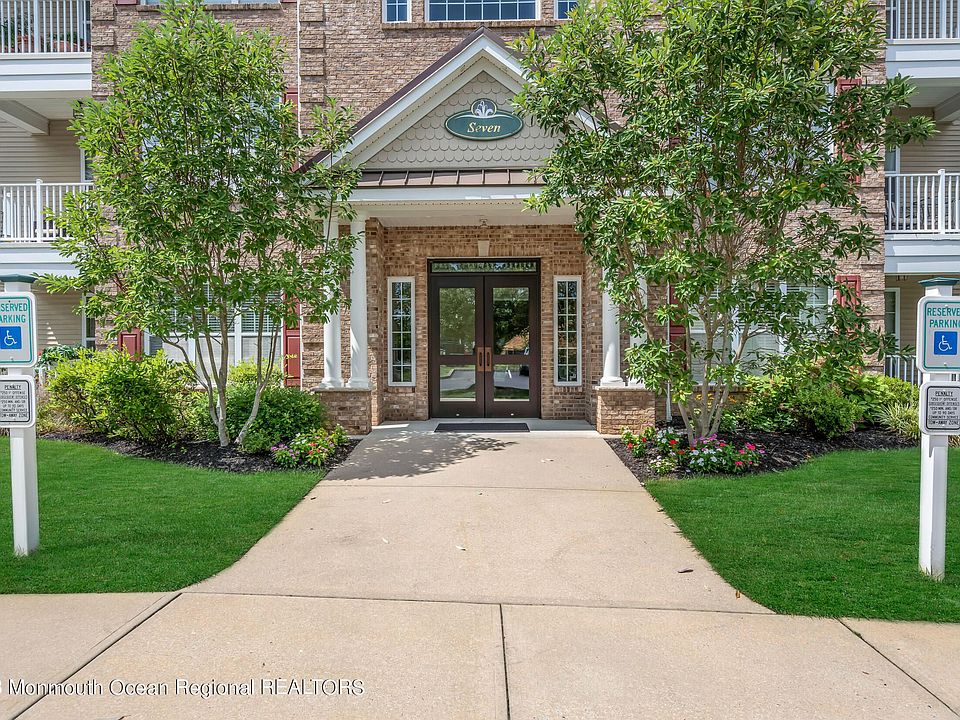1st image of 726 Amy Ct