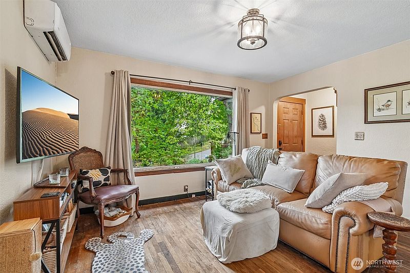 4th image of 10747 56th Avenue S