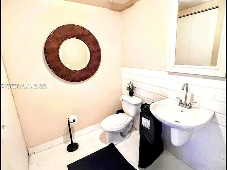 690 SW 1st Ct #Penthouse I06 — Photo 12