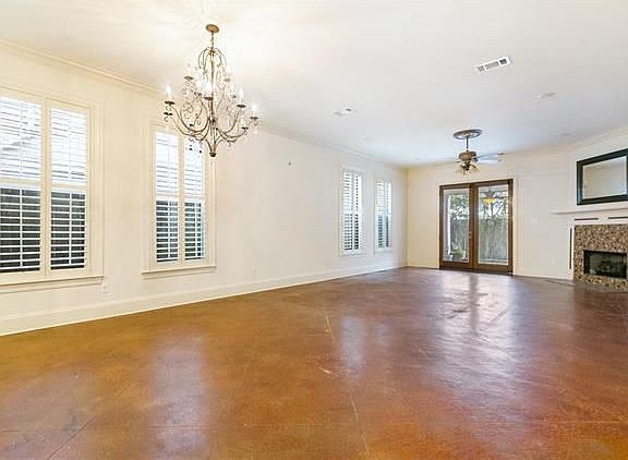 4th image of 836 Solomon Pl