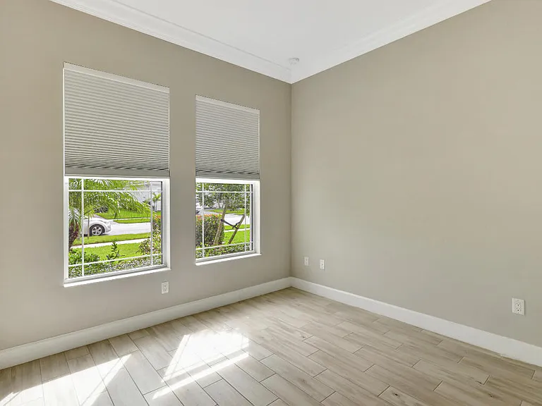 15684 Goldfinch Cir — Photo 21