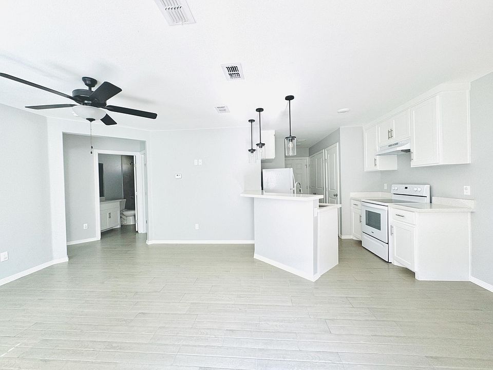 1st image of 2021 Southridge Ave #D