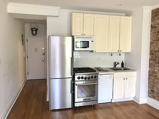 Rented by Corcoran | media 10