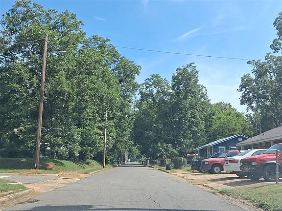 4th image of 904 34th Ave