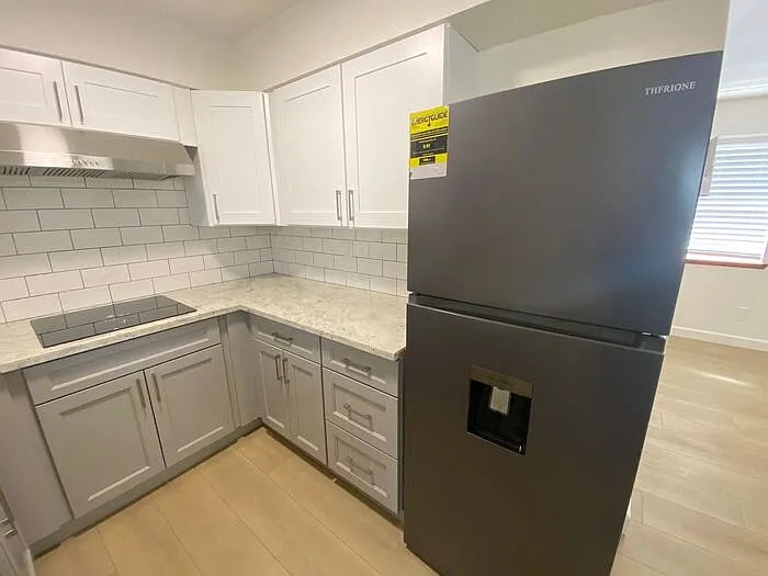 1112 Buena Vista Ave #102 — Photo 6