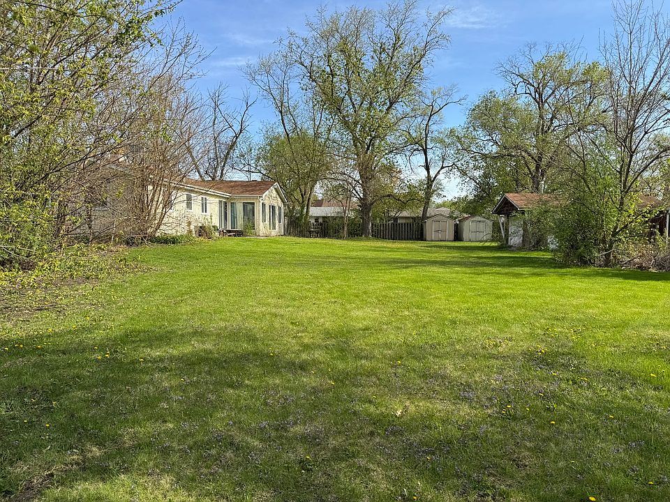 2nd image of 301 Forest View Ave