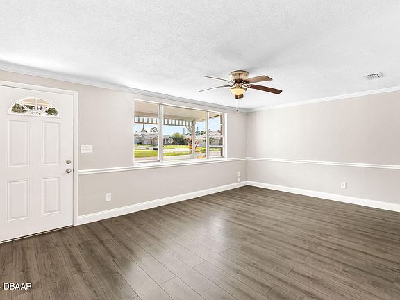 5th image of 1386 Wright St