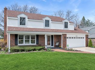 1549 Chippewa Dr, Naperville, IL
