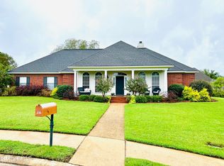 210 Park Pl, Brandon, MS 39042