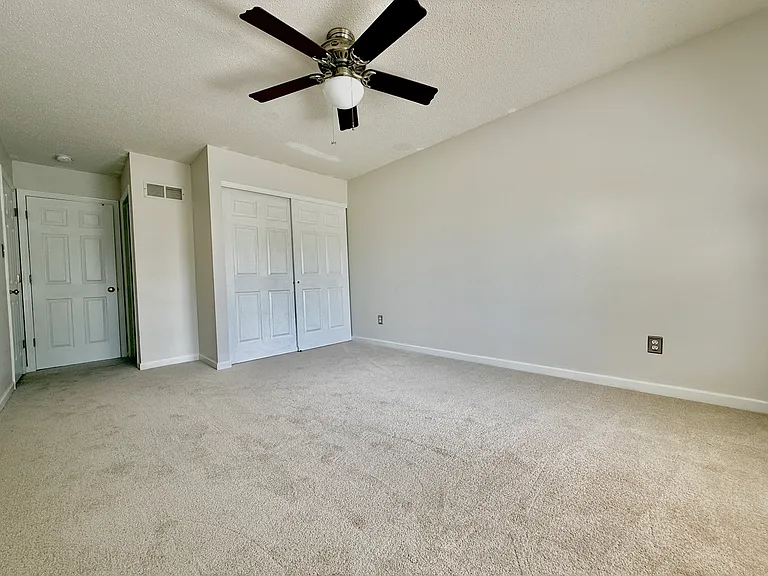 415 Harby Dr — Photo 11