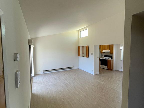 5th image of 466 Miller Ave