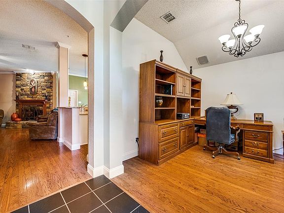 2nd image of 6005 Tupelo Ln