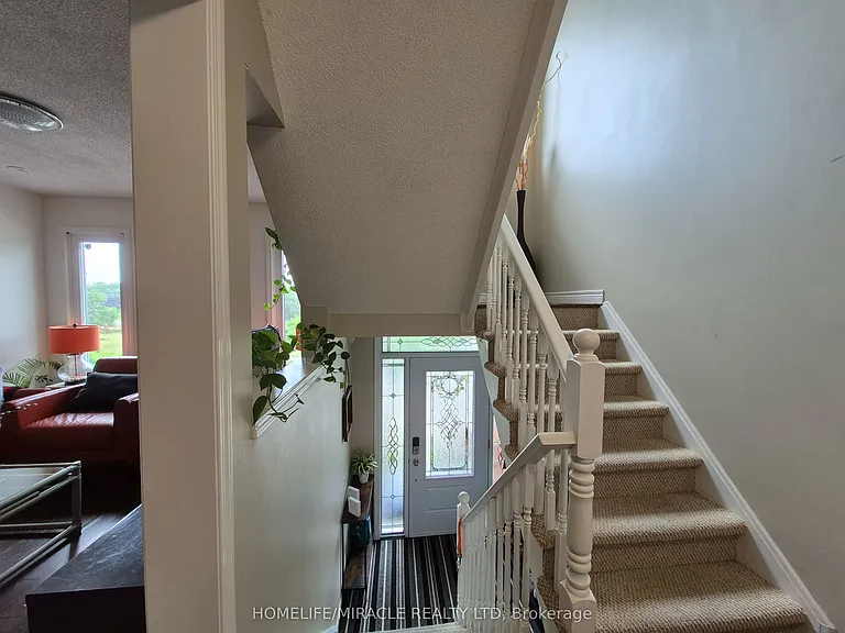2237 Prescott Pl — Photo 3