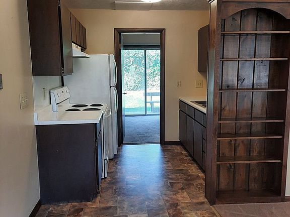 3rd image of 1935 38th St #8