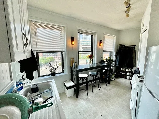 Studio, 9999 sqft, $2,300 — Photo 4