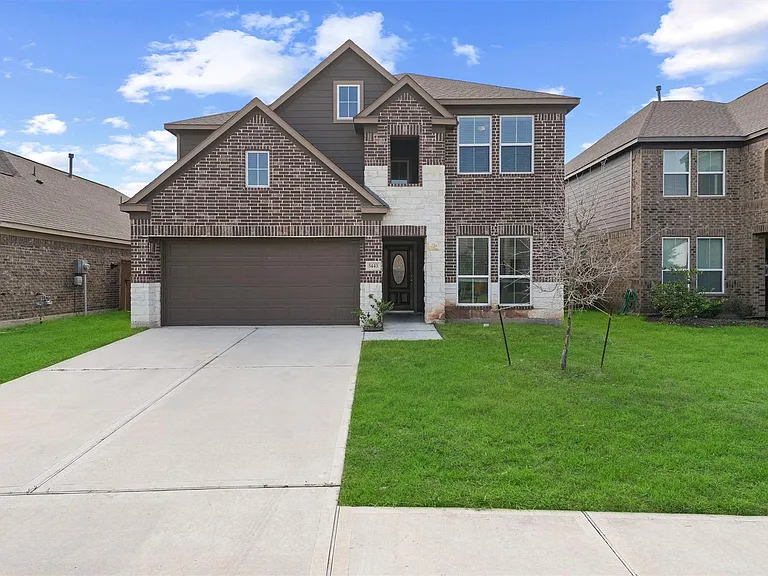 5443 Grand View Dr — Photo 1