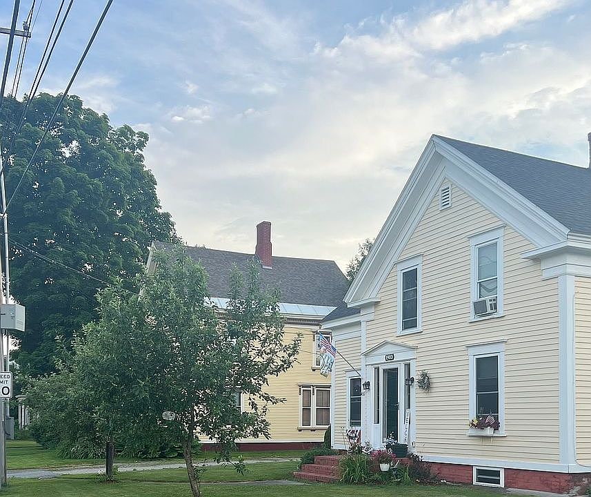 2nd image of 431 Summer St