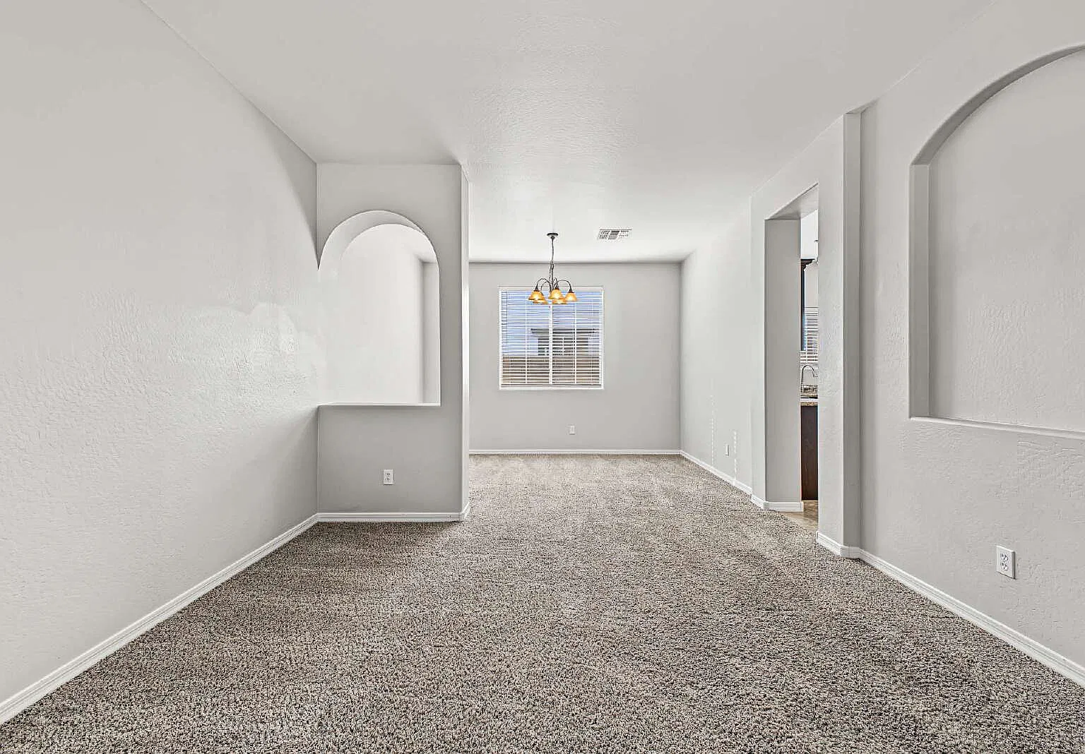 3 bed, 2.5 bath, 2074 sqft, $2,395 — Photo 4
