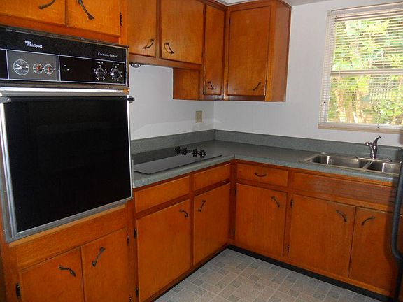 2nd image of 513 Manatee Ct APT 3