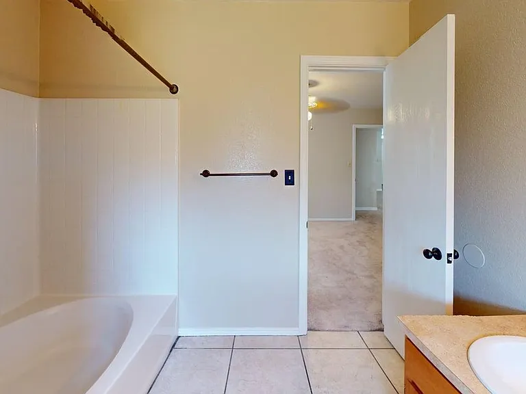 4405 Hondo Dr — Photo 17