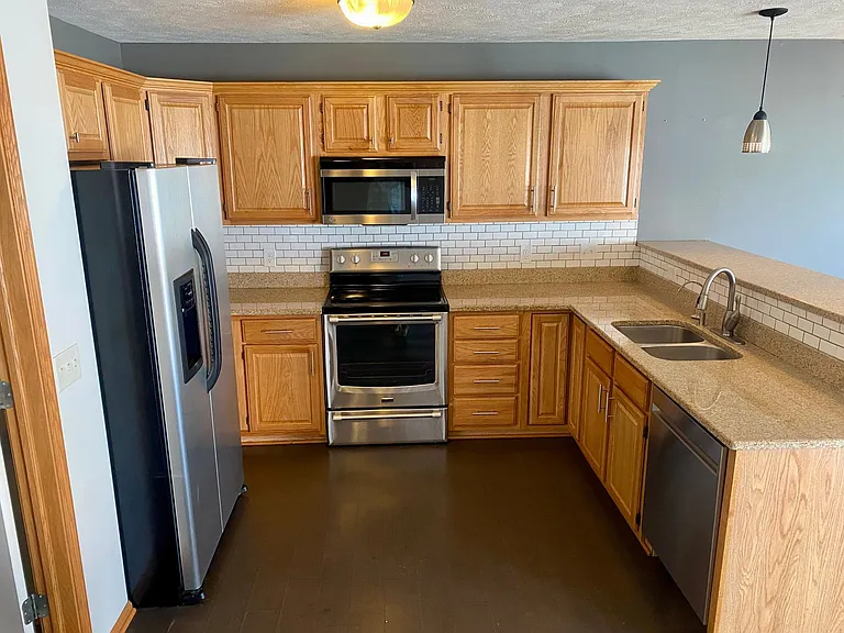 8605 Dunrovin Rd — Photo 3