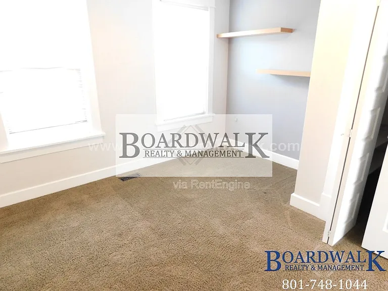 657 E Warnock Ave — Photo 23