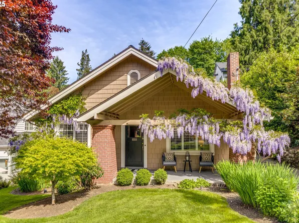 2748 SW Old Orchard Rd, Portland, OR 97201