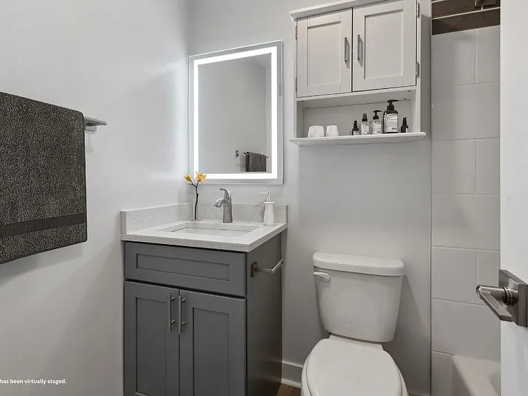 Ruxton Towers Apartments — Photo 11